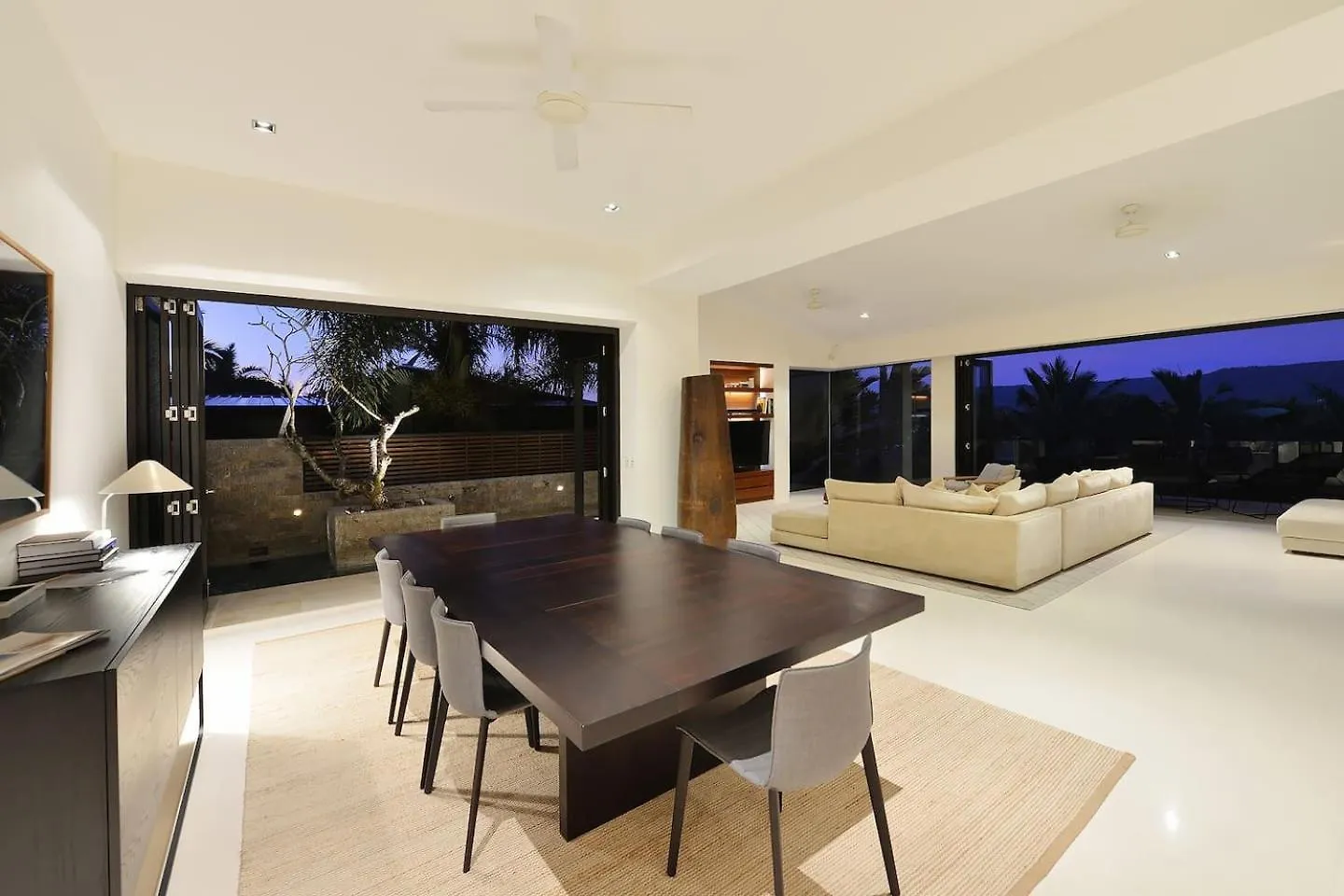 61 Murphy Street - Luxury Holiday Home Port Douglas