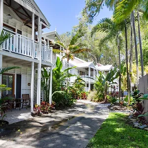 The Queenslander Fullmoon Port Douglas