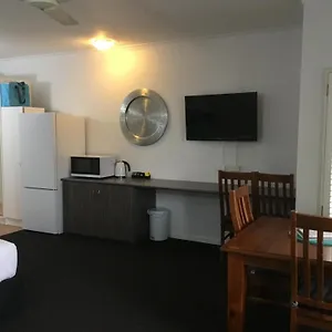 Sonia's At Ramada Free Wifi & Netflix Port Douglas